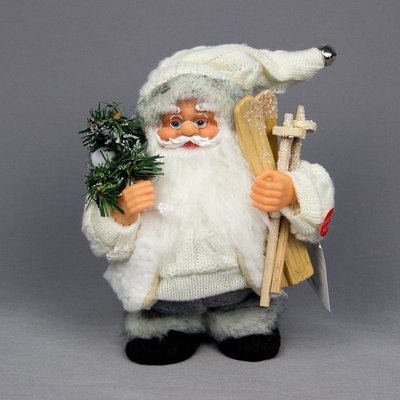 Новогодняя интерактивная фигурка Дед Мороз в белой вязаной одежде с подарками и лыжами, 18 см (230372) 230372 фото