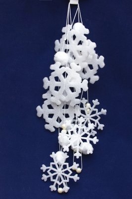 Новорічна прикраса - гірлянда з пінопластових фігурок, 2 м, білий, пінопласт, бавовна (200176) 200176 фото