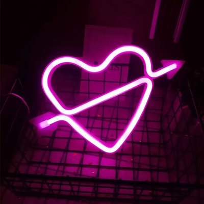 Неоновий світильник настінно-стельовий нічник - Серце зі стрілою, рожевий, 25x15 см, 3AA (140670) 140670 фото