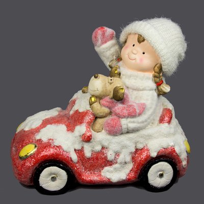 Декоративна фігурка - Дівчинка на автомобілі, 41,5x24,5x35,5 см, червоний з білим, магнезія (920050) 920050 фото