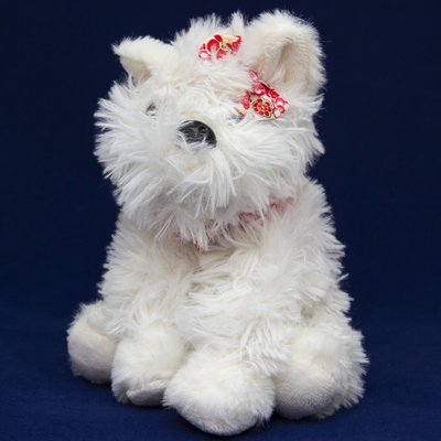 Мягкая игрушка - собака с бантиком сидячий, 17 см, белый, полиэстер (X1620716-1) X1620716-1 фото