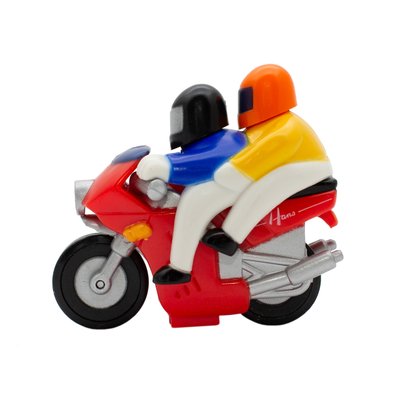 Игрушка заводная - мотоцикл с 2 пассажирами Aohua, 5,2x4,5x3 см, красный, пластик (SM-50C-5) SM-50C-5 фото