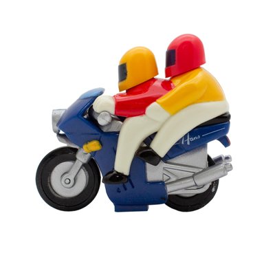 Іграшка заводна - мотоцикл з 2 пасажирами Aohua, 5,2x4,5x3 см, синій, пластик (SM-50C-6) SM-50C-6 фото
